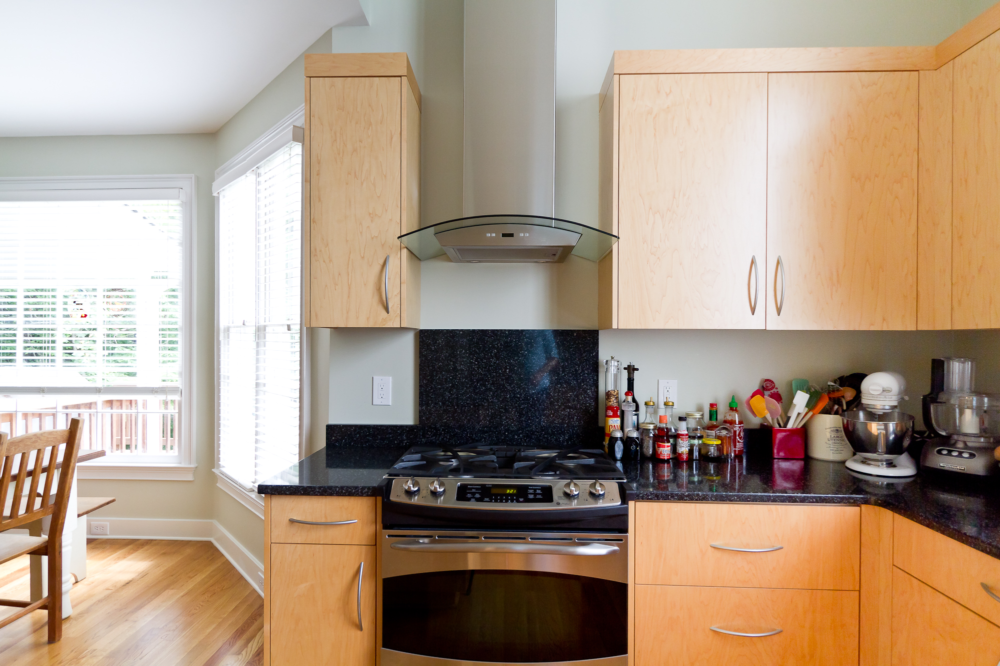 Modern Peachtree Corners Kitchen – Dwell Remodeling